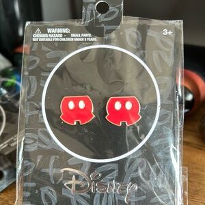 Disney   Mickey  earrings  new